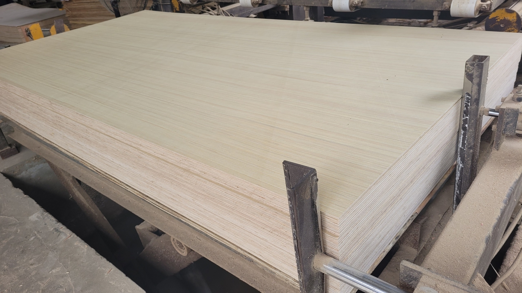 Engineer veneer